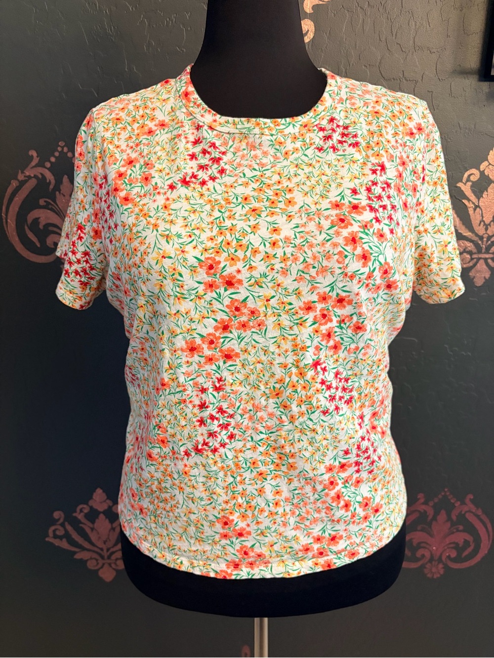 Old Navy White Floral Short-Sleeve Crewneck Top with Orange & Pink Flowers